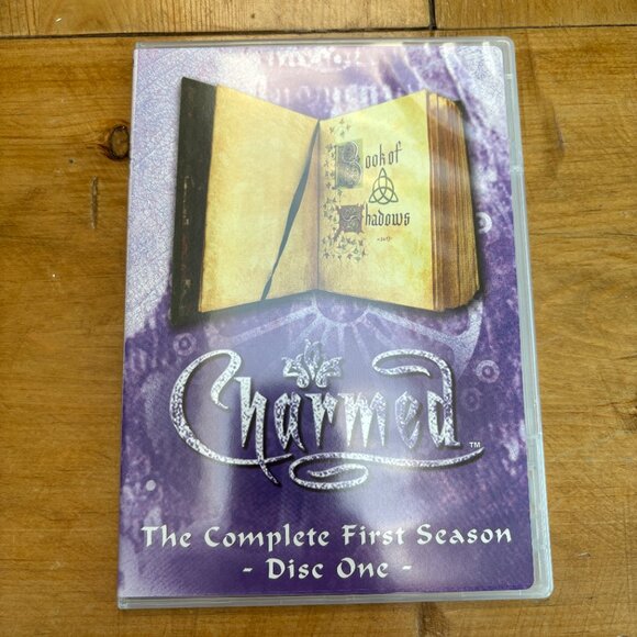 Charmed (The Original 90s) - The Complete First Season on DVD - Picture 2 of 14